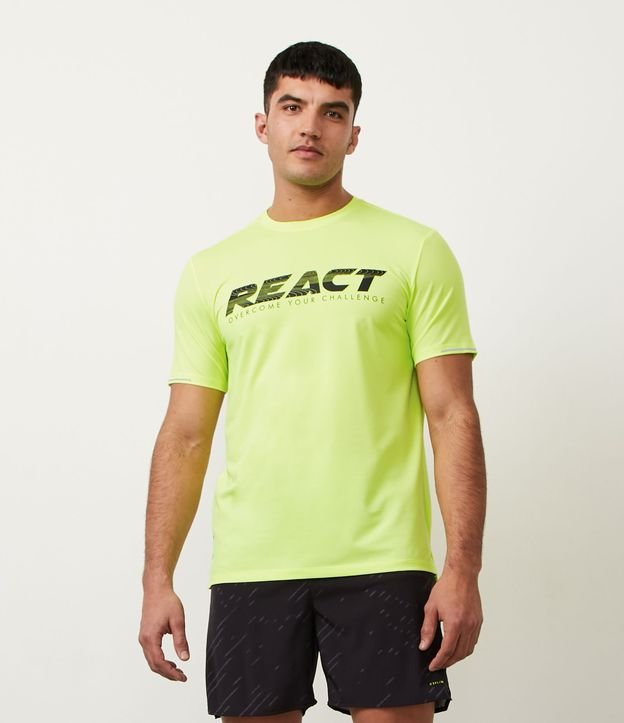 Camiseta Esportiva com Lettering Emborrachada React