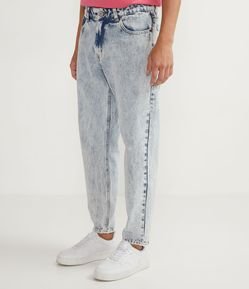 Calça Slim Standart em  Jeans com Efeito Marmorizado