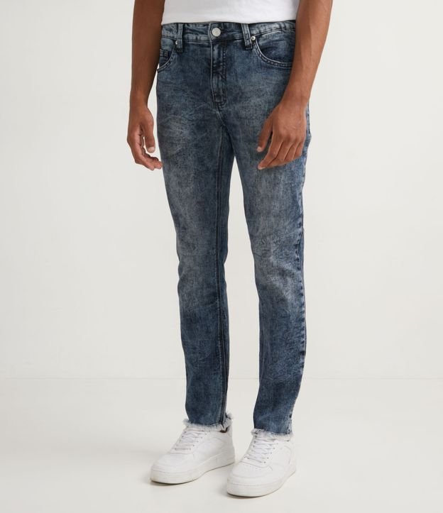 Calça Skinny em Jeans com Efeito Estonado