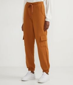 Calça Jogger em Moletom com Amarração e Bolsos Utilitários