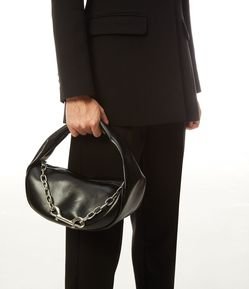 Bolsa Shoulder Baguete com Detalhe de Corrente e Mosquetão