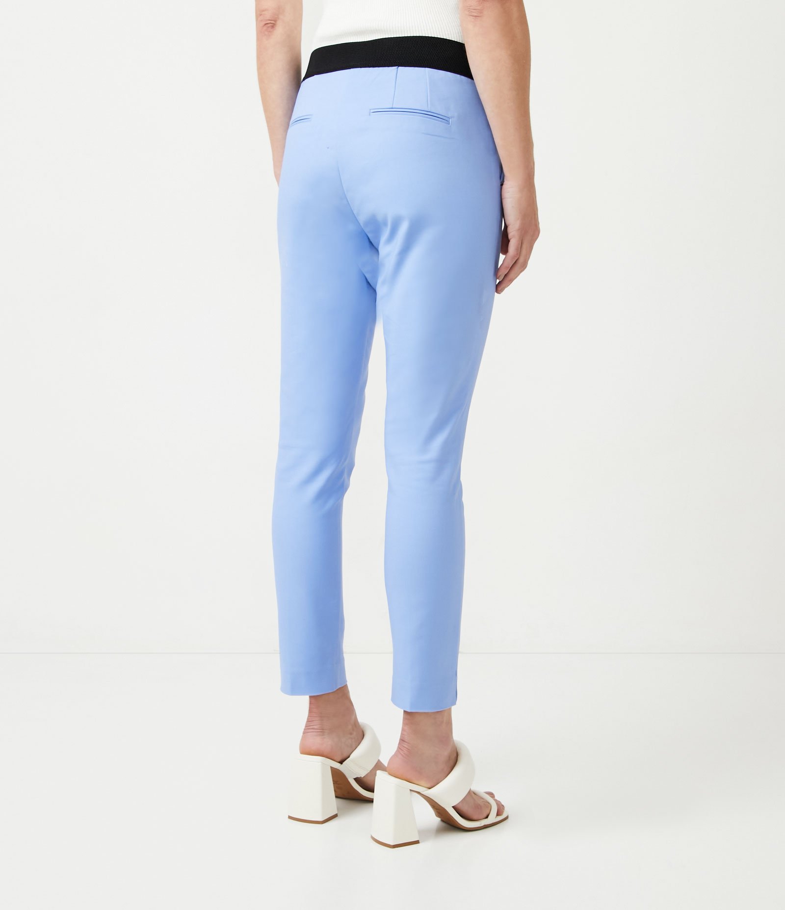 Calça Cigarrete em Algodão com Bolsos 3