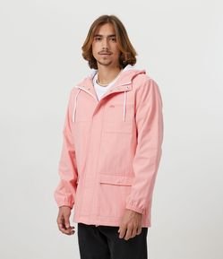 Jaqueta em Microfibra Emborrachada com Capuz e Bolsos