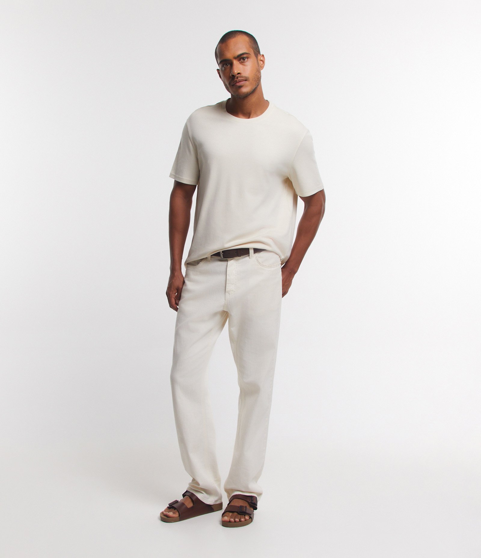 Camiseta Regular em Algodão com Gola Redonda Bege 2