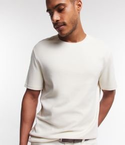Camiseta Regular em Algodão com Gola Redonda