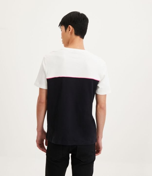 Camiseta Slim em Algodão com Recorte e Friso Contrastante Preto/ Branco 3