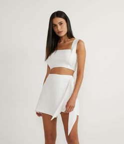 Blusa Regata Cropped em Crepe com Decote Quadrado