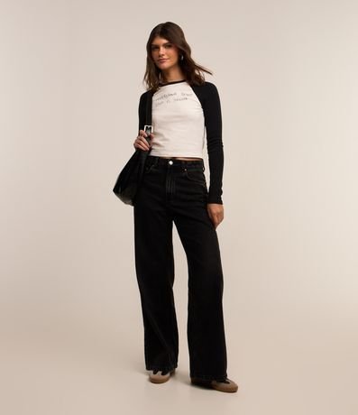 Calça Wide Leg Jeans com Cintura Alta e Barra Corte a Fio Menor preço em Calça Wide Leg Jeans com Cintura Alta e Barra Corte a Fio