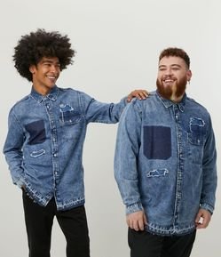 Camisa Overshirt em Jeans Manga Longa com Efeito Marmorizado e Rasgos e Puídos