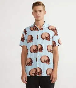 Camisa Manga Curta em Viscose com Estampa De Caveira