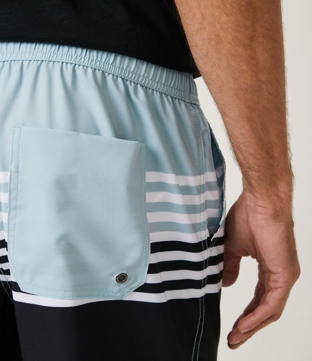 Bermuda con Cinturilla Elástica y Estampado en Rayas Negro 5