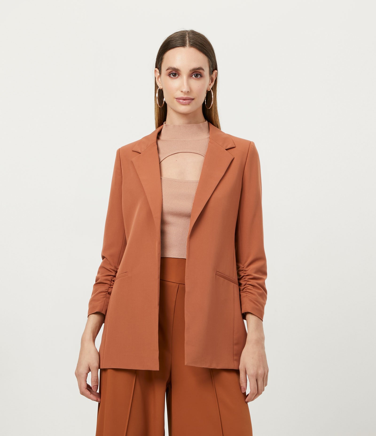 Blazer Alfaiataria Alongado em Crepe com Franzidos nos Punhos 1