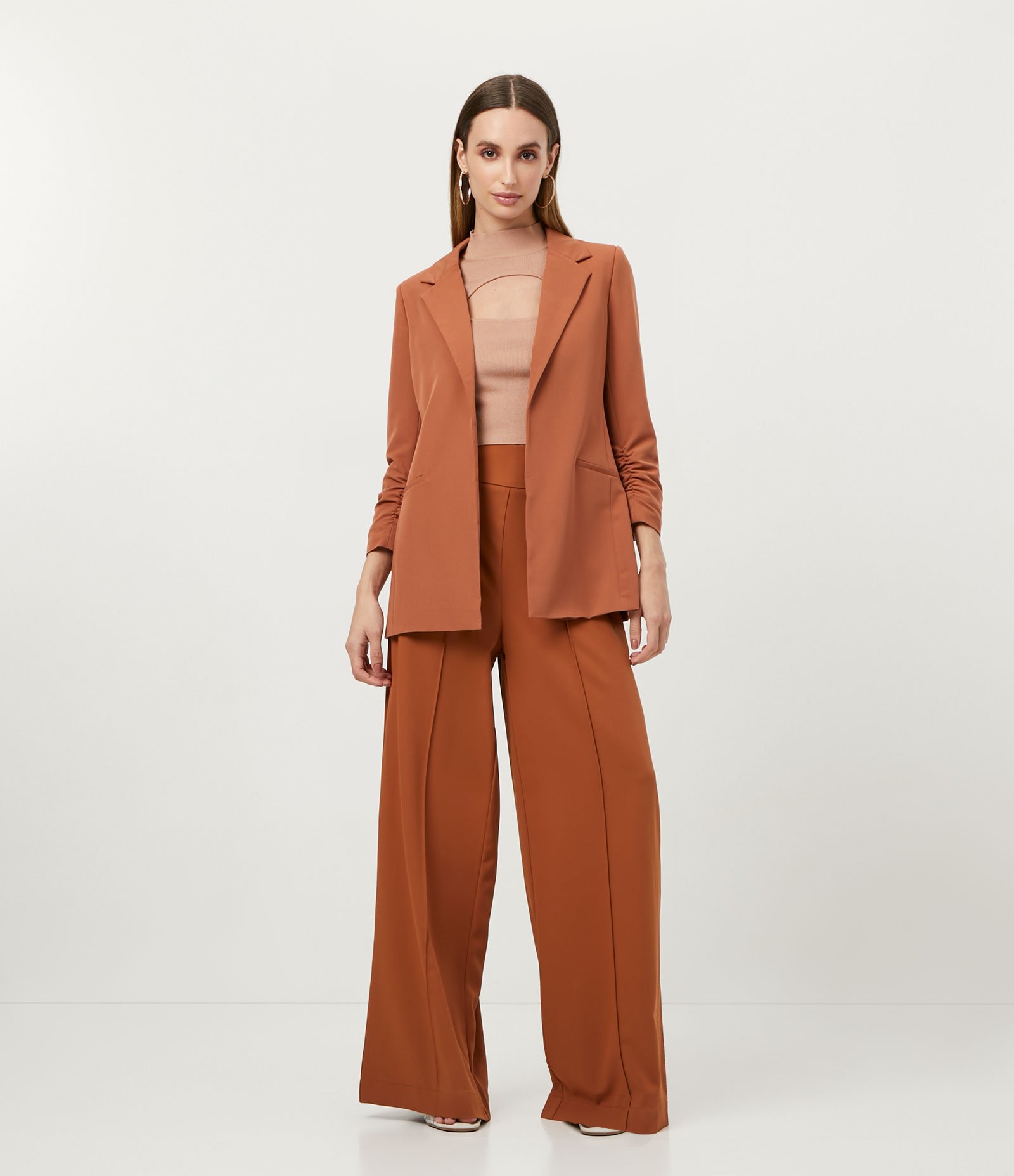 Blazer Alfaiataria Alongado em Crepe com Franzidos nos Punhos 2