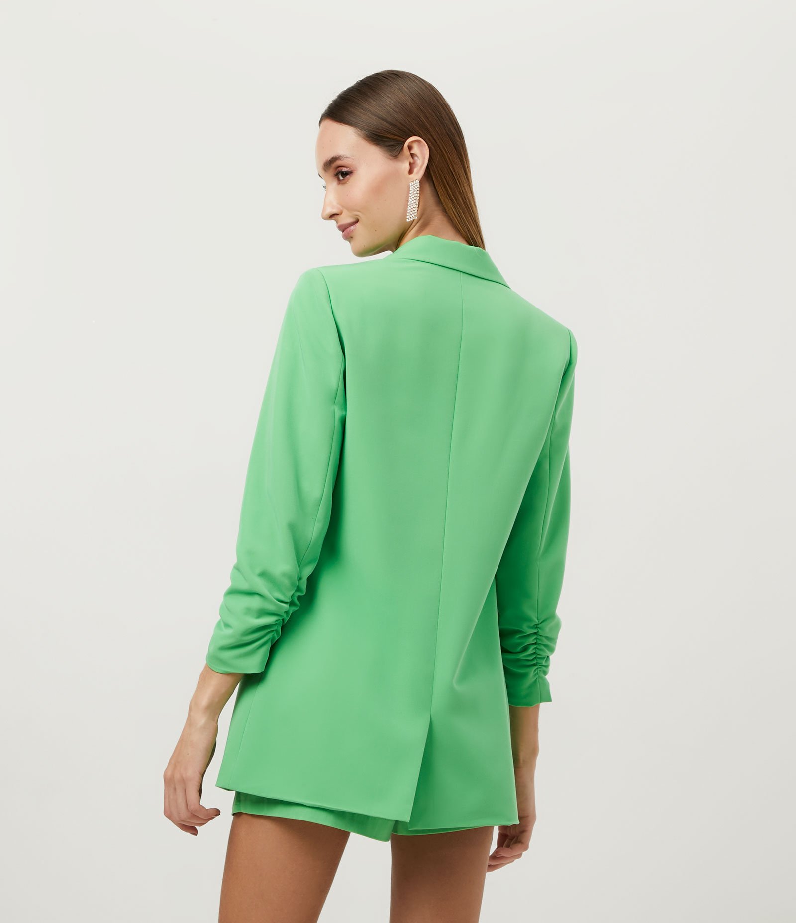 Blazer Alfaiataria Alongado em Crepe com Franzidos nos Punhos 3