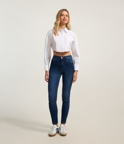 Calça Skinny em Jeans com Cintura Alta