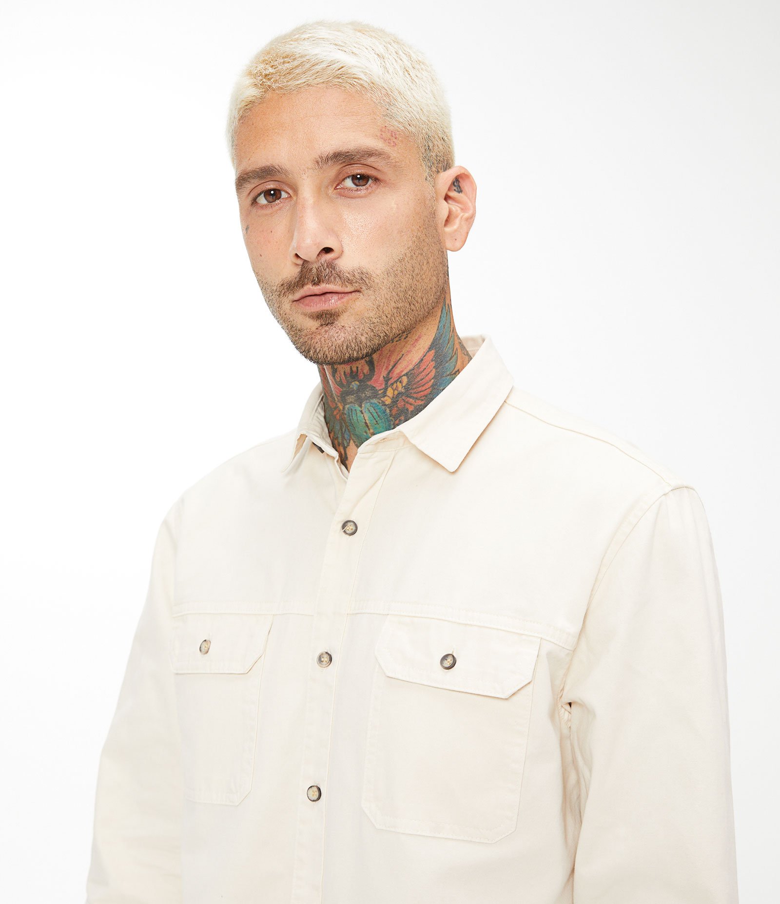 Camisa Comfort em Algodão com Bolsos Lapela e Abotoamento Bege 4