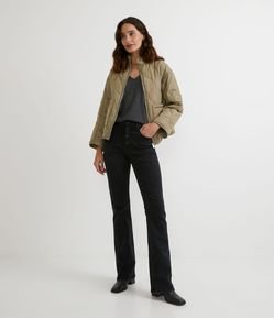 Calça Bootcut Jeans com Botões Frontais