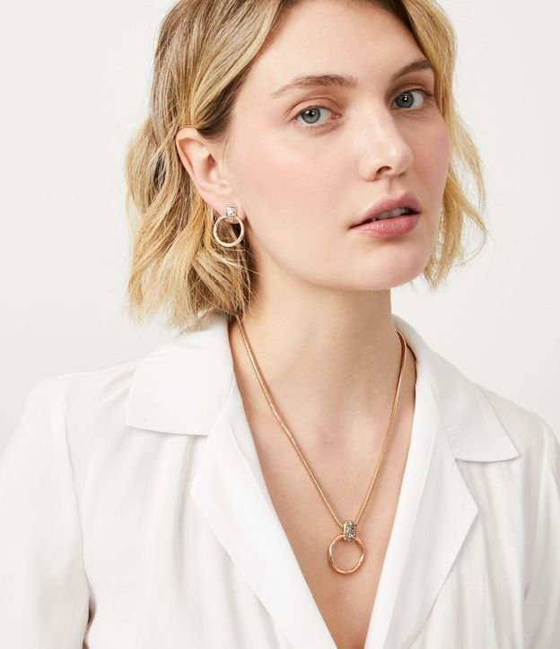 Conjunto Brinco e Colar em Metal de Argola e Elo com Strass