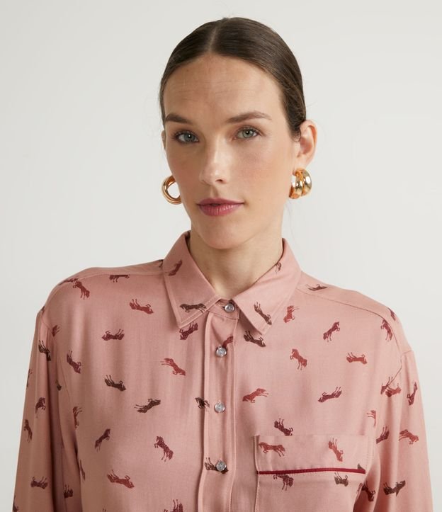 Camisa en Viscosa con Estampado de Caballos Rojo 3