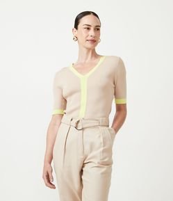 Blusa de Punto con Escote V y Detalles Contrastantes