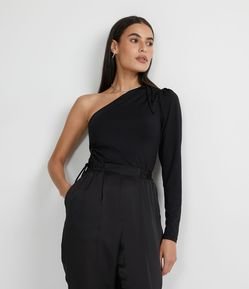 Blusa em Jersey com Decote Ombro Só e Detalhe de Amarração