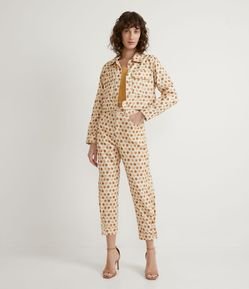 Calça Reta em Sarja com Estampa Poá Diferenciado