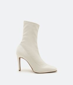 Bota com Salto Alto Fino Com Vira