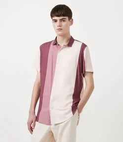 Camisa em Viscose com Listras Largas e Gola Colarinho