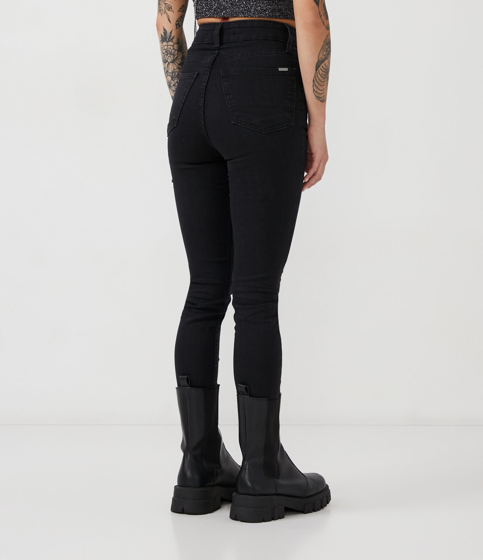 Calça Skinny Jeans com Cintura Alta e Bolsos Preto 3