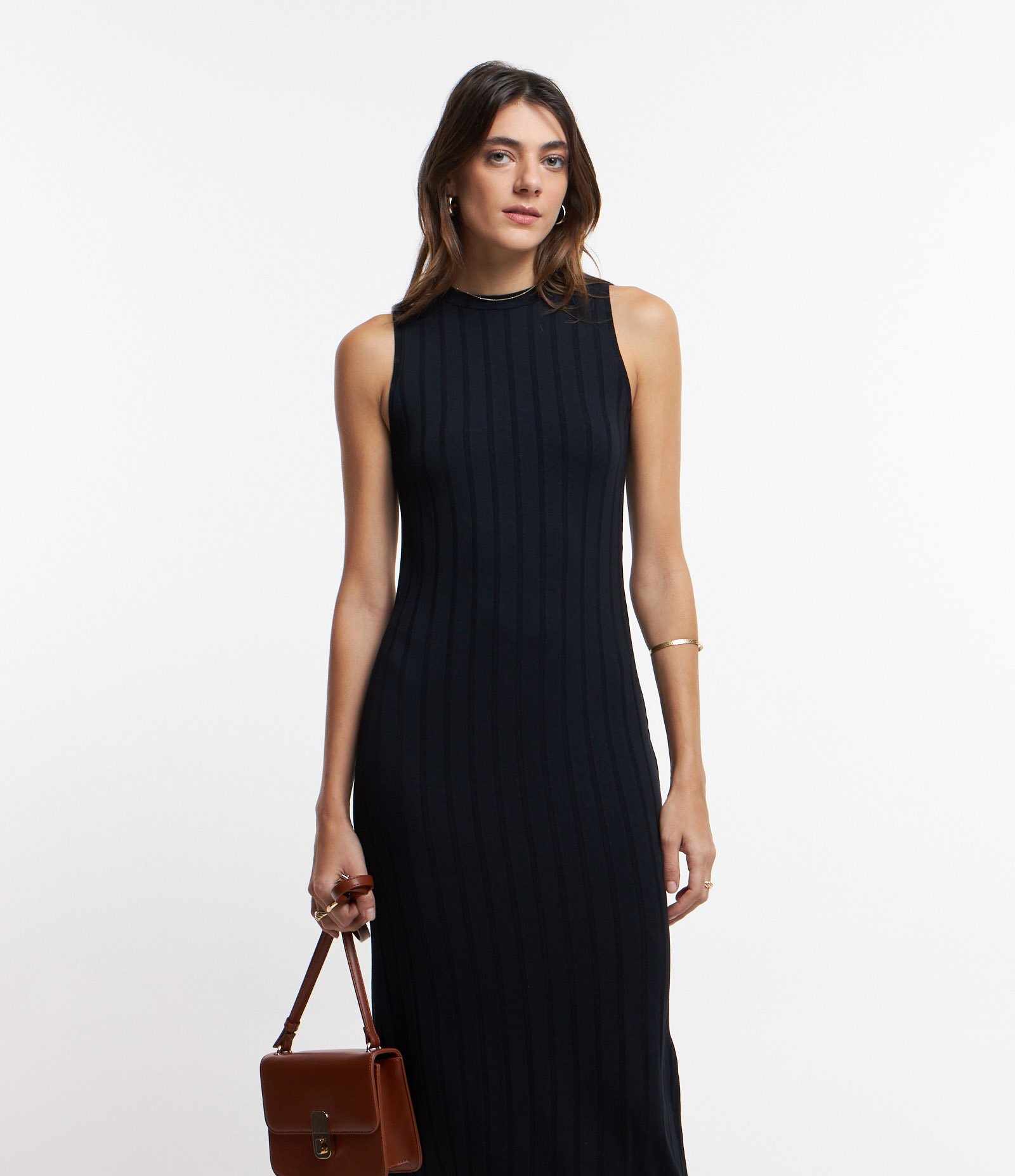 Vestido Midi em Viscose com Golinha Alta Básico e Canelado Preto 2