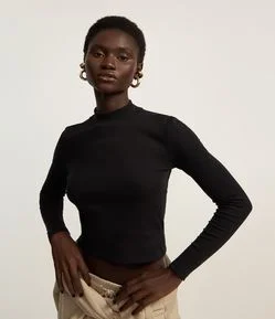 Blusa em Algodão com Manga Longa e Gola Alta
