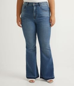 Calça Flare Jeans com Barra Desfeita Curve & Plus Size