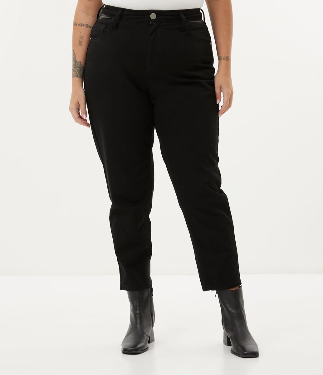 Menor preço em Calça Mom em Sarja com Detalhe de Material Sintético Curve & Plus Size