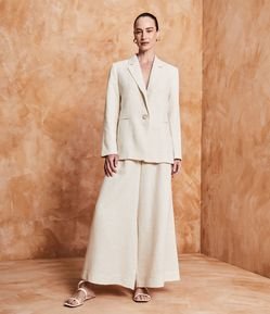 Calça Pantalona em Viscolinho com Textura Listrada