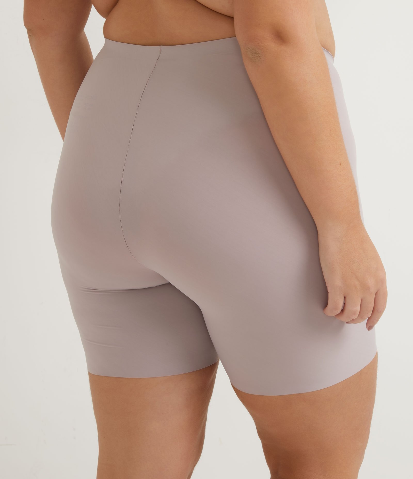 Bermuda Lingerie com Detalhe Frontal Curve & Plus SIze Bege 2