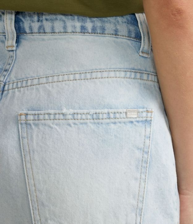 Short Jeans com Cós Transpassado e Puídos 4