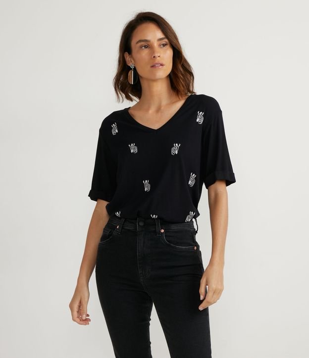 Blusa em Viscose com Bordado de Mini Zebras