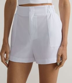 Short Cintura alta em Crepe com Elástico nas Laterais do Cós