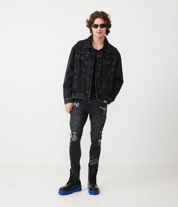 Calça Super Skinny Jeans com Estampa de Grafite e Puídos