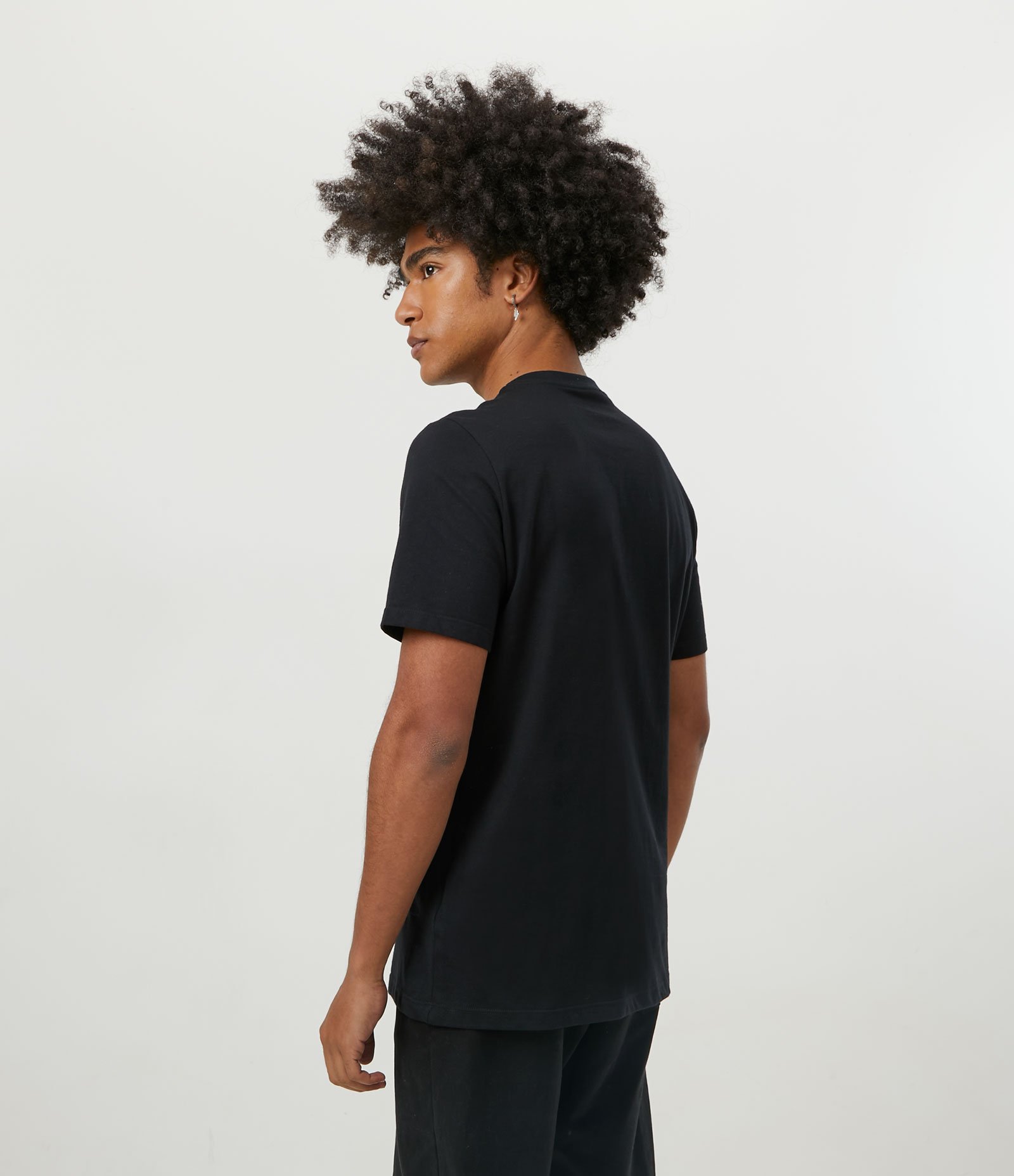 Camiseta Manga Curta em Meia Malha com Estampa Saitama Preto 3