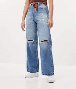 Calça Wide Leg em Jeans com Puídos e Cinto de Lenço