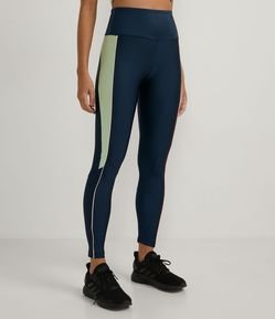 Calça Legging Esportiva em Poliamida com Recortes nas Laterais
