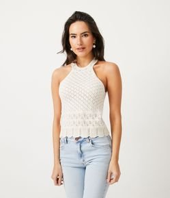 Blusa em Tricô com Gola Halter e Pontos Diferenciados