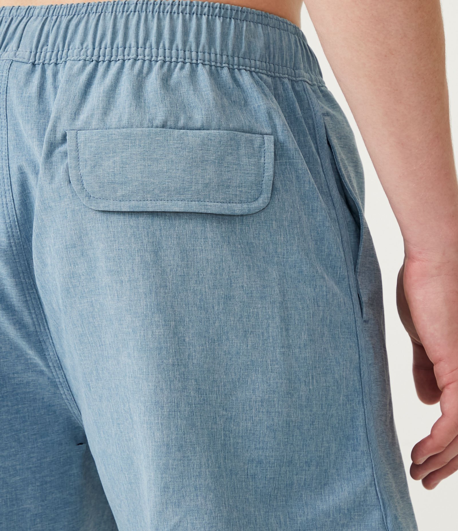 Bermuda de Banho com Cós Elástico e Barra Arredondada Azul claro 5