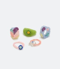 Kit 05 Anéis em Miçangas e Acrílico de Diferentes Formatos