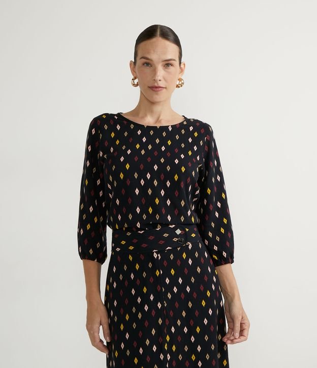 Blusa em Viscolinho com Manga 3/4 e Estampa de Losanguinhos