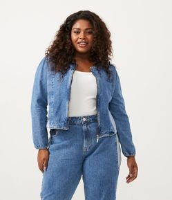Jaqueta Jeans com Recortes Laterais e Pregas nos Ombros Curve & Plus Size