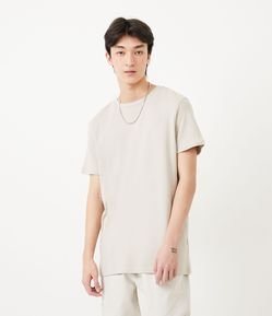 Camiseta Long Básica em Malhão