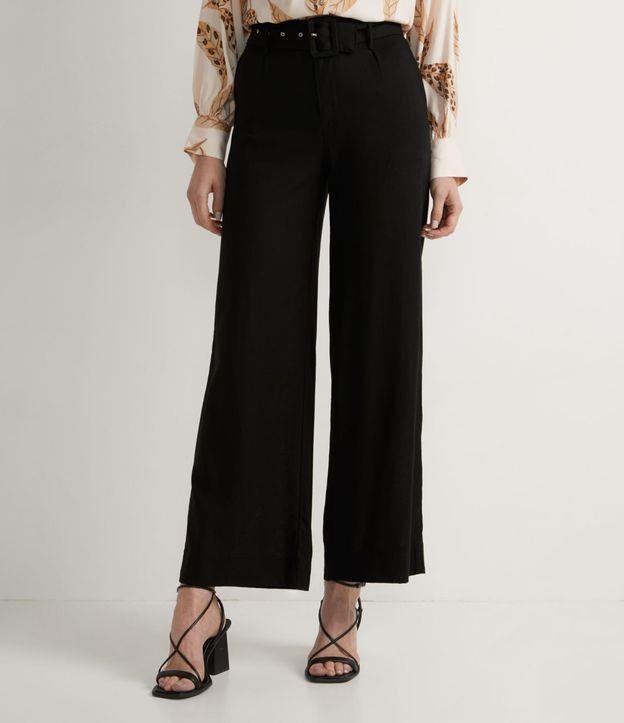 Pantalón Pantalona en Viscosa con Pliegues y Cinturón Negro 1