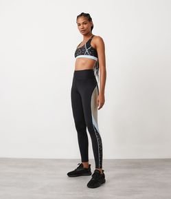 Calça Legging Esportiva em Poliamida com Recortes Estampados